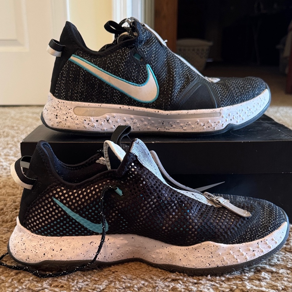 PG 4s Basketball Shoe